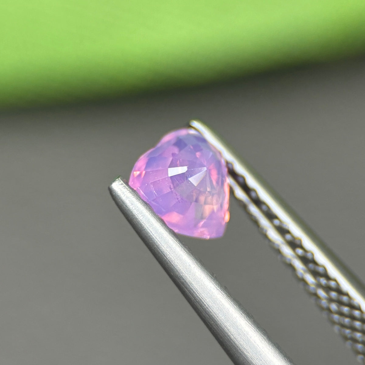 0,79ct Natural Pink Milky Sapphire Viet Nam. Heart Shape. No Treatment Milky Sapphire Luc Yen.