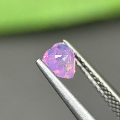 0,79ct Natural Pink Milky Sapphire Viet Nam. Heart Shape. No Treatment Milky Sapphire Luc Yen.