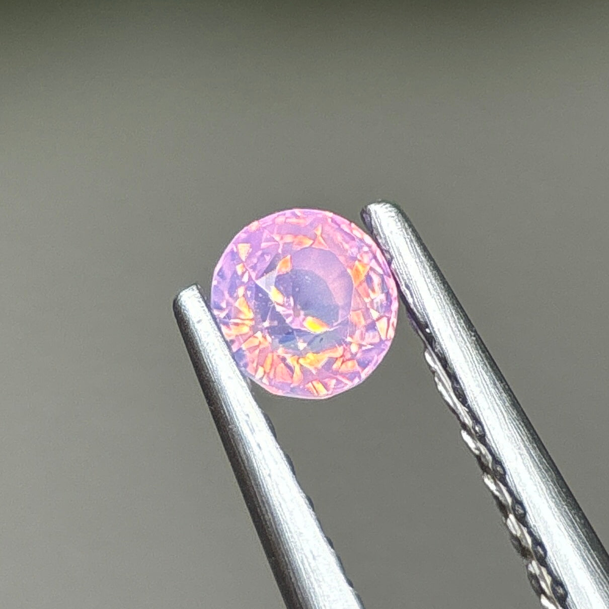 0,36ct Natural Pink Milky Sapphire Vietnam. Round Shape. No Treatment Milky Sapphire Luc Yen.