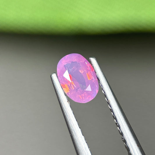 0,5ct Natural Purplish Pink Milky Sapphire Vietnam. Cushion Shape. No Treatment Milky Sapphire Luc Yen.