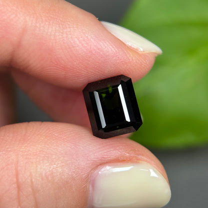4,0ct Natural Dak Green Tourmaline Vietnam. Emerald Shape. No Treatment, No Heat Tourmaline Luc Yen.