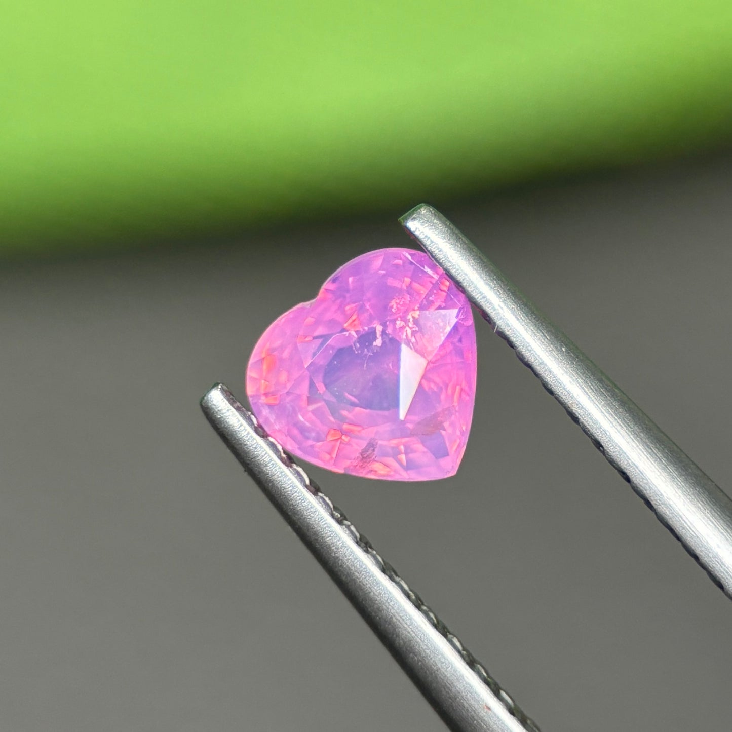 0,79ct Natural Pink Milky Sapphire Viet Nam. Heart Shape. No Treatment Milky Sapphire Luc Yen.