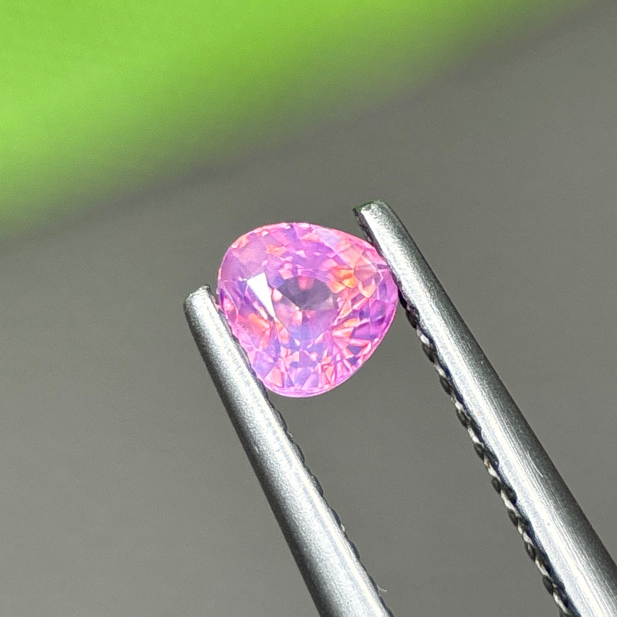 0,41ct Natural Pink Milky Sapphire Vietnam. Trilliant Shape. No Treatment Milky Sapphire Luc Yen.