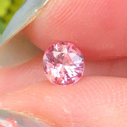 0,42ct Natural Pink Spinel Vietnam. Cushion Shape. No Treatment Spinel Luc Yen.