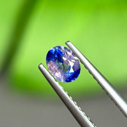 0,4ct Natural Blue-White Sapphire Vietnam. Oval Shape. No Treatment Sapphire Luc Yen.