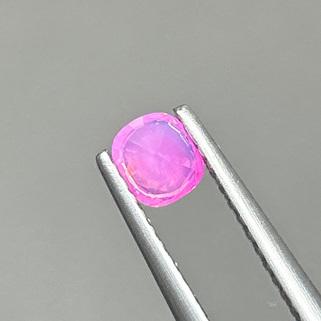 0,43ct Natural Pink Milky Sapphire Viet Nam. Cushion Shape. No Treatment Milky Sapphire Luc Yen.