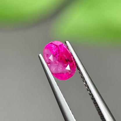 1,40ct Natural Ruby Viet Nam. Cushion Shape. No Treatment Ruby Luc Yen.