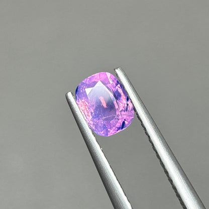 1,0ct Natural Pink Milky Sapphire Vietnam. Cushion Shape. No Treatment Milky Sapphire Luc Yen.