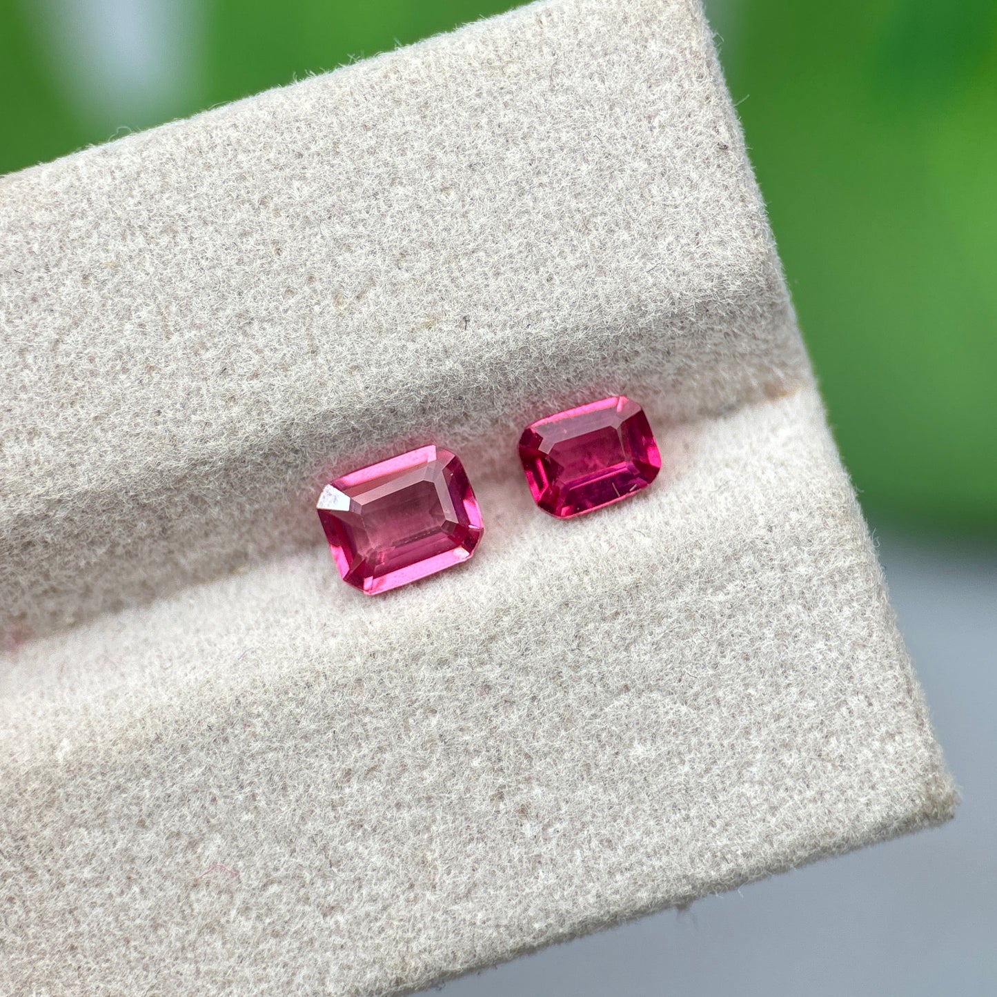 0.92 ct/ 2Pcs Natural Pink & Red Spinel Vietnam. Emerald Shape. No Treatment.