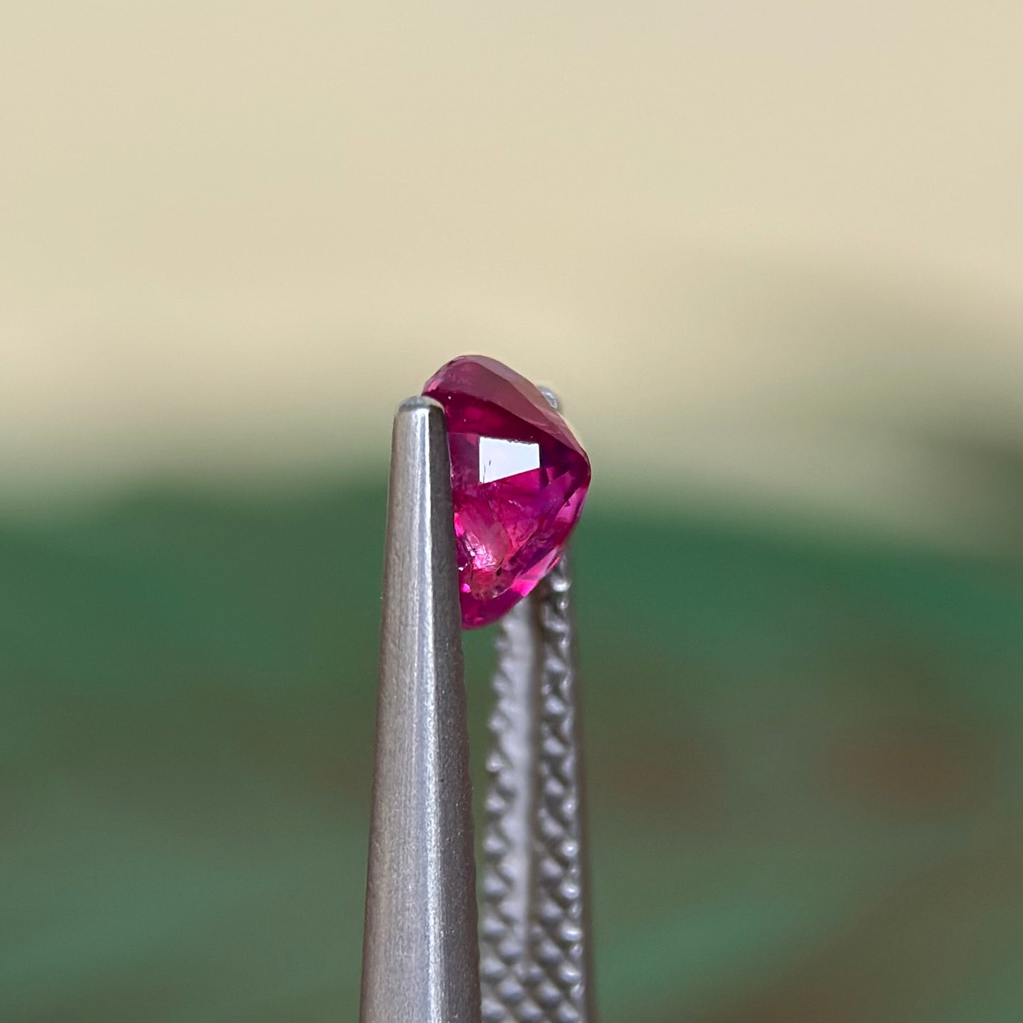 0.91 ct Natural Ruby Viet Nam. Oval Shape. No treatment.