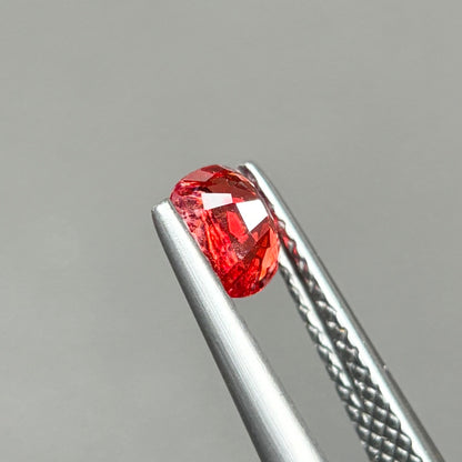 0,63ct Natural Red Spinel Viet Nam. Cushion Shape. No Treatment Spinel Luc Yen.