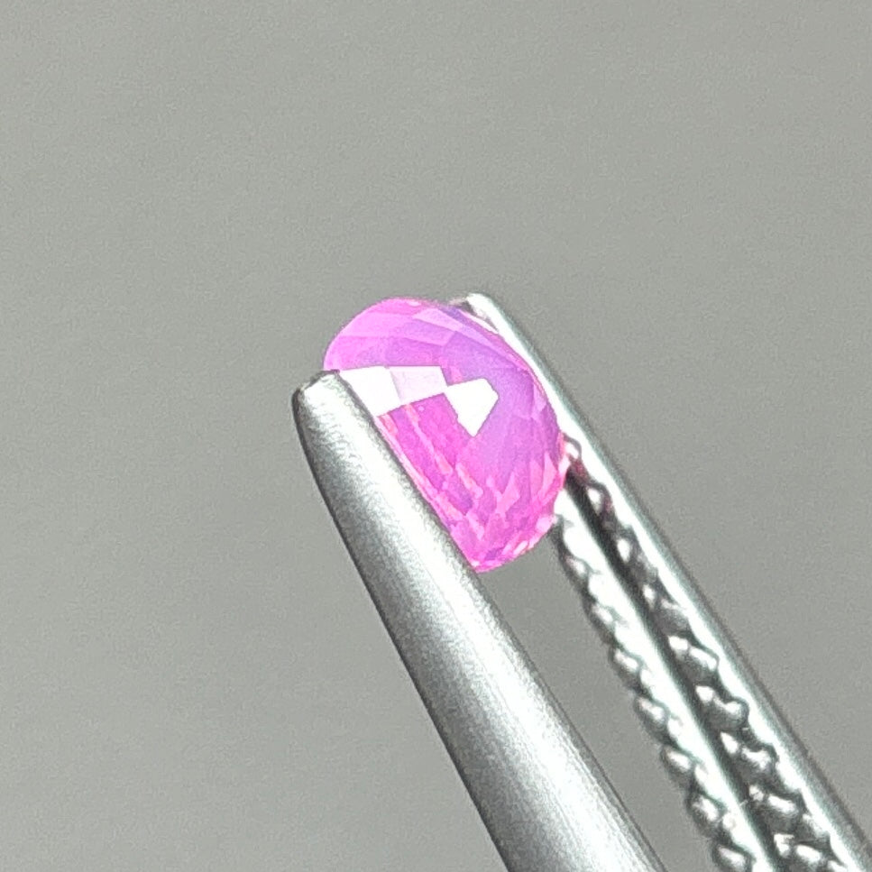0,43ct Natural Pink Milky Sapphire Viet Nam. Cushion Shape. No Treatment Milky Sapphire Luc Yen.