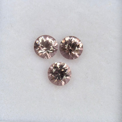 0,79ct/3Pcs Natural Pink Spinel Vietnam. Round Shape.