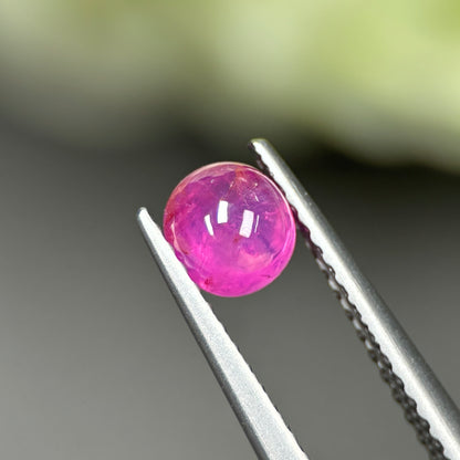 0.79ct Natural Pink Cacbochon Sapphire Viet Nam. No treatment.