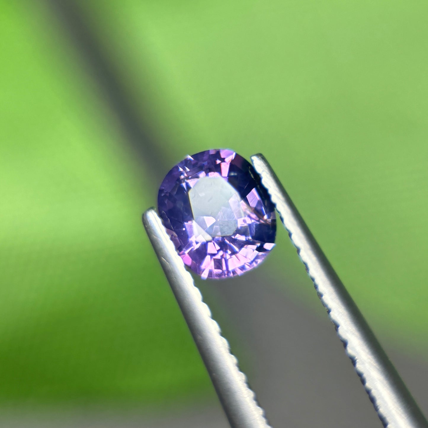 0,89 Natural Purple Sapphire Viet Nam. Cushion Shape. No Treatment Sapphire Luc Yen.
