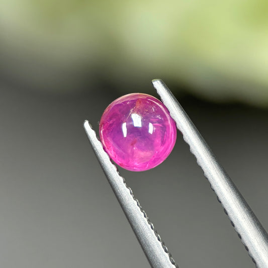 0.79ct Natural Pink Cacbochon Sapphire Viet Nam. No treatment.