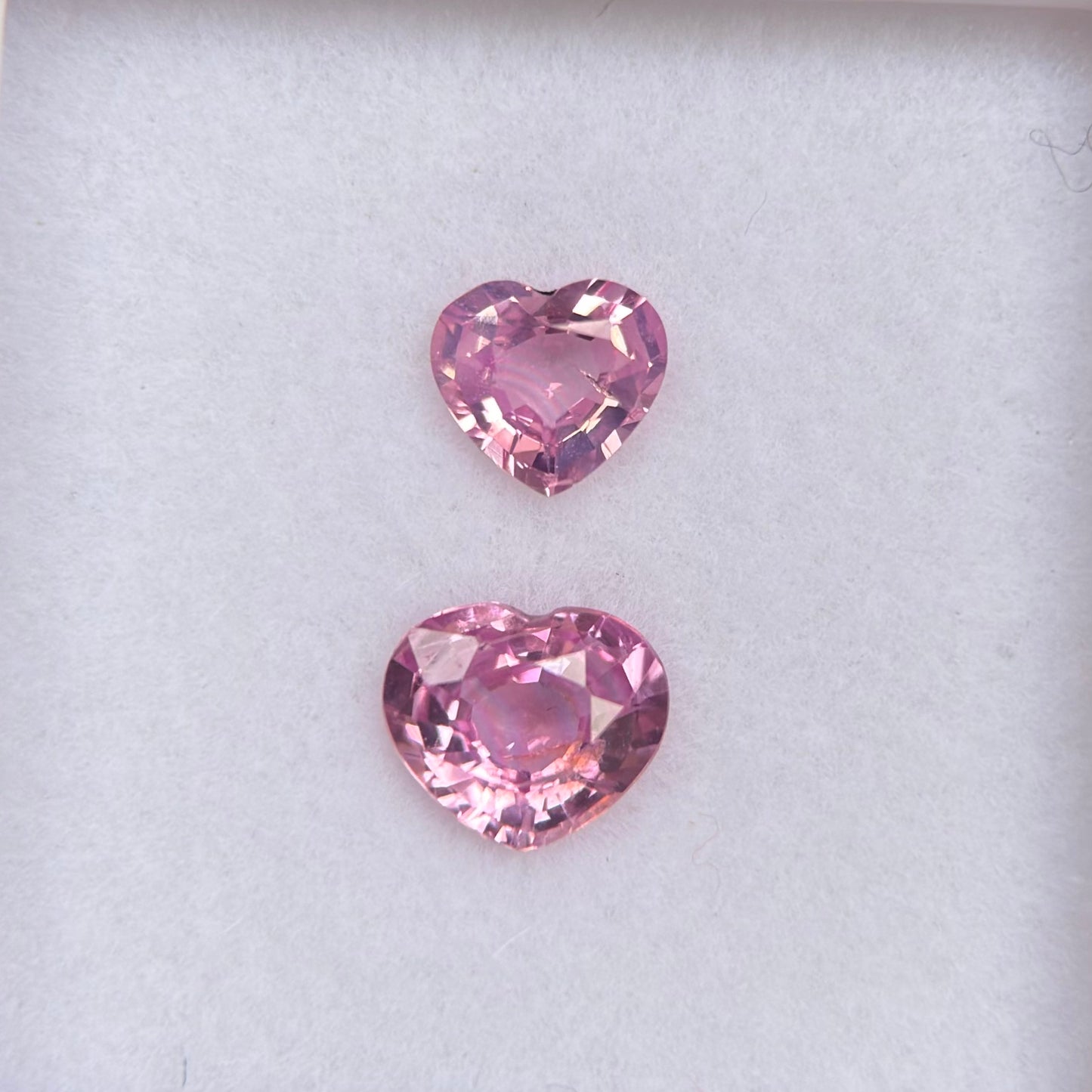 1.06ct/2Pcs Natural Pink Sapphire Vietnam.