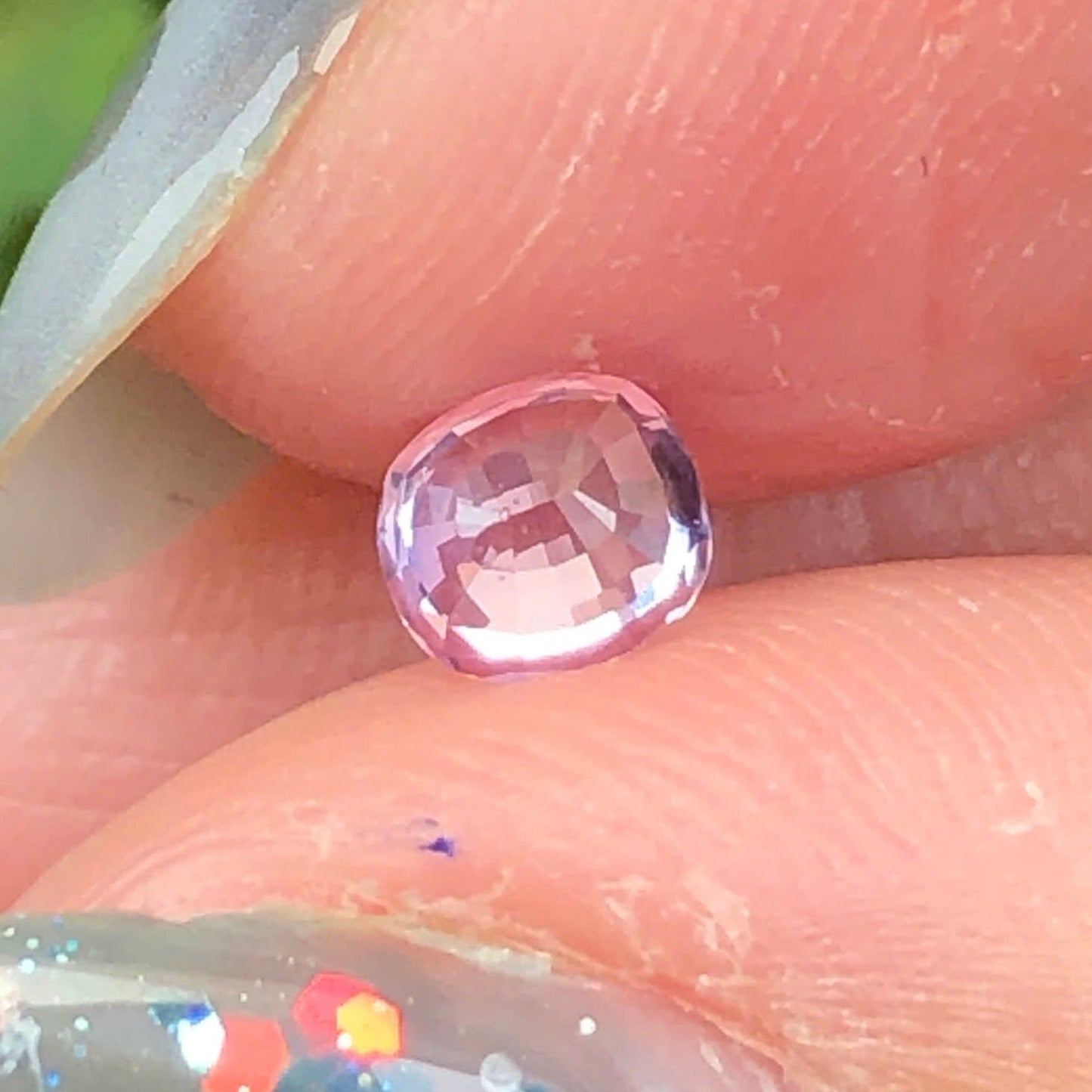 0,39ct Natural Bluish Pink Sapphire Vietnam. Cushion Shape. No Treatment Sapphire Luc Yen.