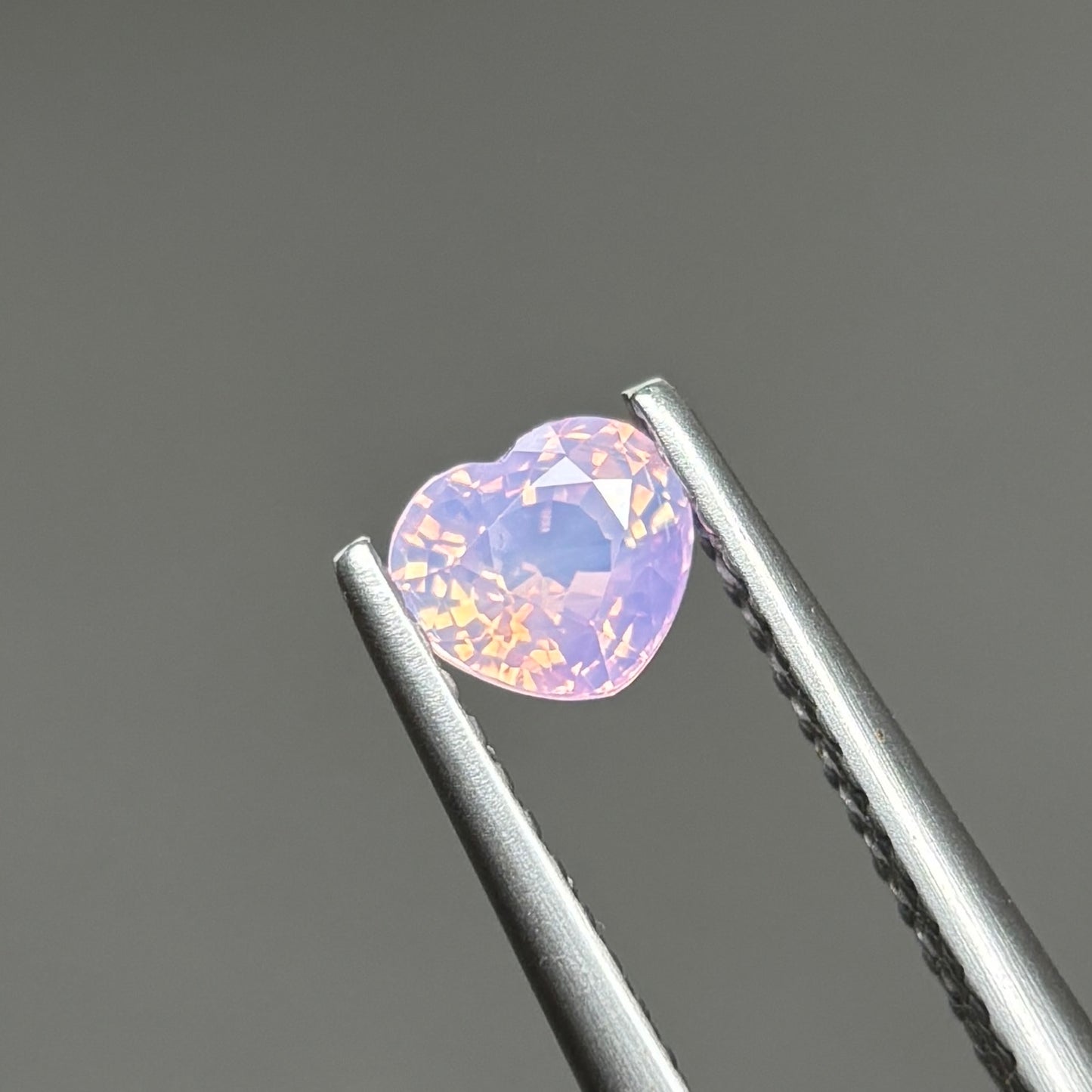 0,57ct Natural Light Pink Milky Sapphire Vietnam. Heart Shape. No Treatment Milky Sapphire Luc Yen.