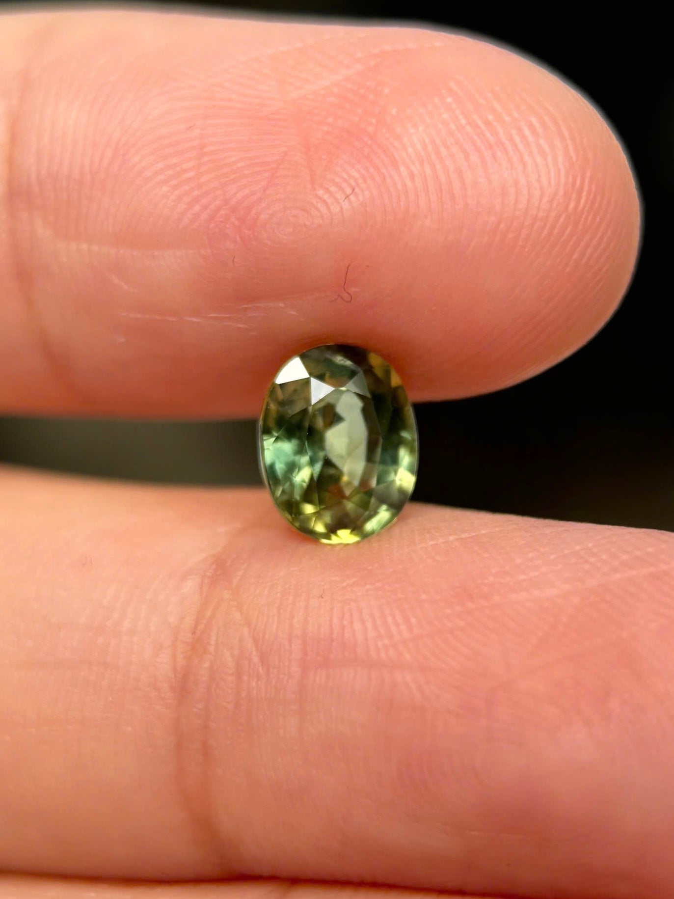 1.65ct Natural Yellowish Green Sapphire Vietnam. Oval Shape