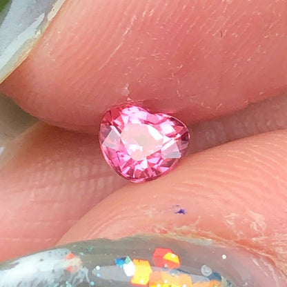 0,33ct Natural Pink Sinel Vietnam. Heart Shape. No Treatment Spinel Luc Yen.