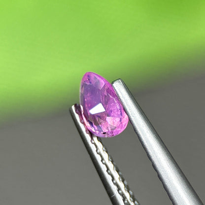 0,43ct Natural Pink Milky Sapphire Vietnam. Pear Shape. No Treatment Milky Sapphire Luc Yen.