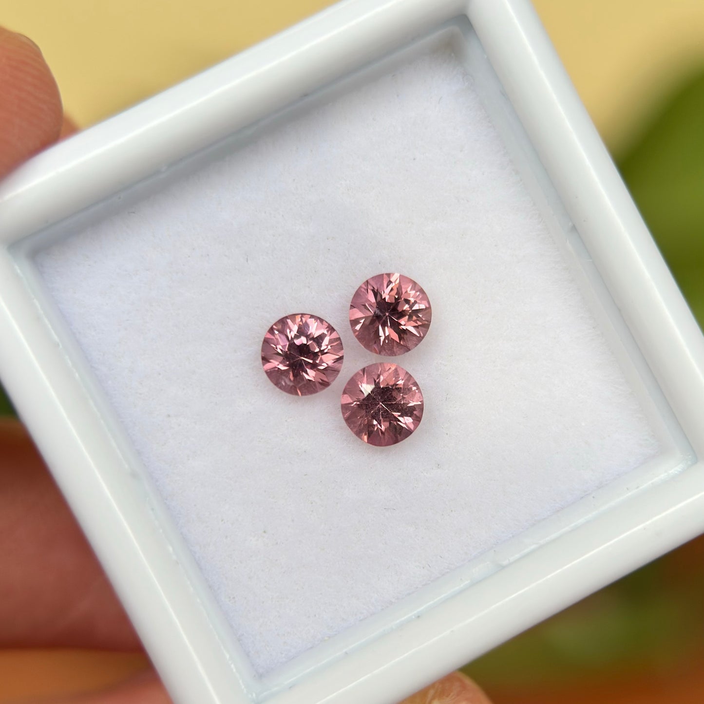 0,80ct/3Pcs Natural Pinkish Orange Spinel Vietnam. Round Shape.