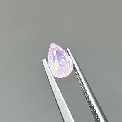 0,47ct Natural Pink Milky Sapphire Viet Nam. Pear Shape. No Treatment Milky Sapphire Luc Yen.