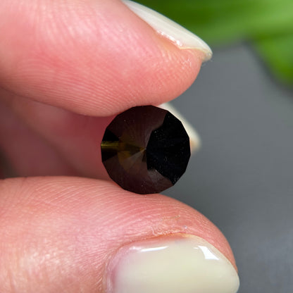 2,61ct Natural Dak Green Tourmaline Vietnam. Round Shape. No Treatment, No Heat Tourmaline Luc Yen.