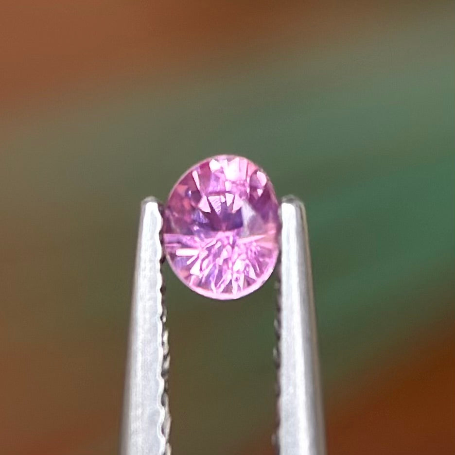 0.28ct Natural Prurple Sapphire Vietnam. Oval Shape. No Treatment.