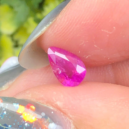 0,73ct Natural Pink Milky Sapphire Vietnam. Pear Shape. No Treatment Sapphire Luc Yen.
