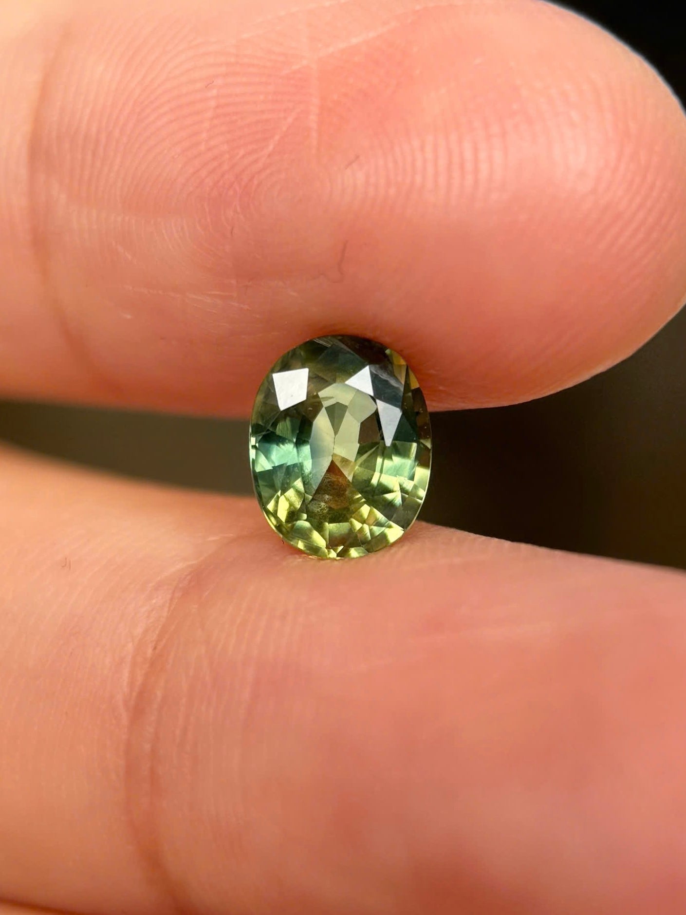 1.65ct Natural Yellowish Green Sapphire Vietnam. Oval Shape