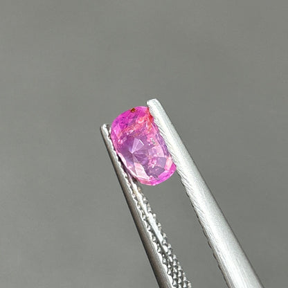 0,76ct Natural Pink Sapphire Vietnam. Cushion Shape. No Treatment Sapphire Luc Yen.