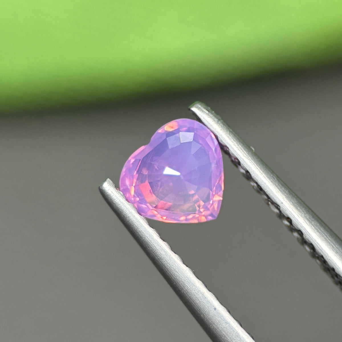 0,79ct Natural Pink Milky Sapphire Viet Nam. Heart Shape. No Treatment Milky Sapphire Luc Yen.