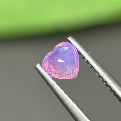 0,79ct Natural Pink Milky Sapphire Viet Nam. Heart Shape. No Treatment Milky Sapphire Luc Yen.