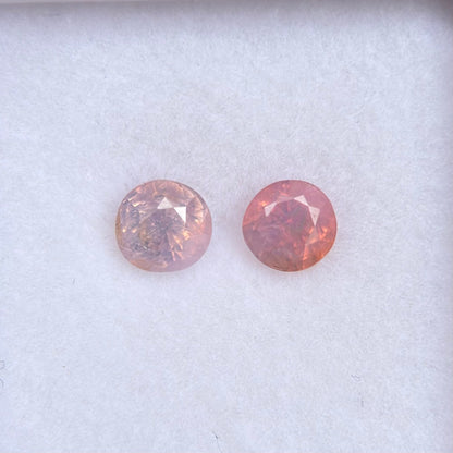 1.08ct/2Pcs Natural Pink Milky Sapphire Vietnam. Round Shape.