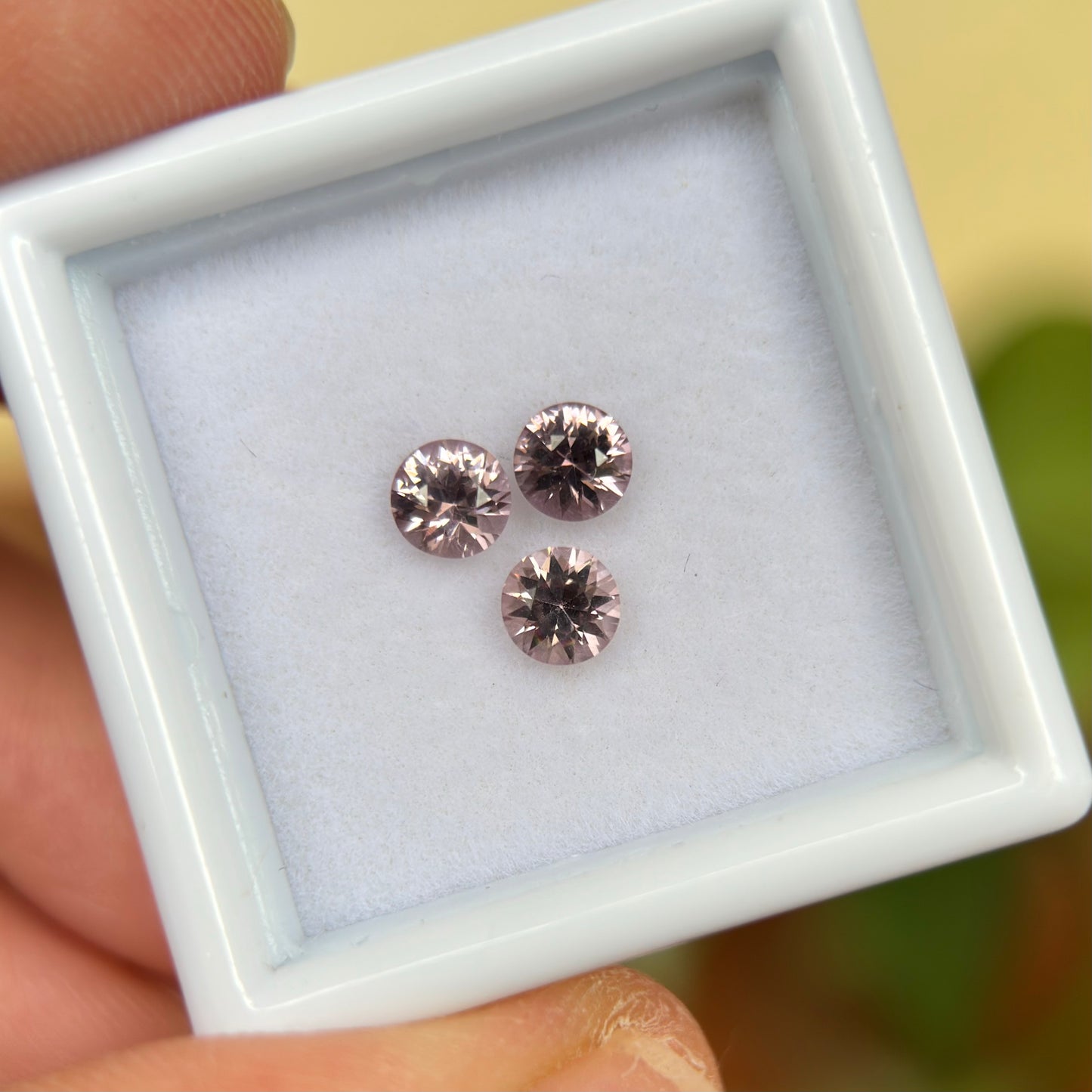 0,79ct/3Pcs Natural Pink Spinel Vietnam. Round Shape.