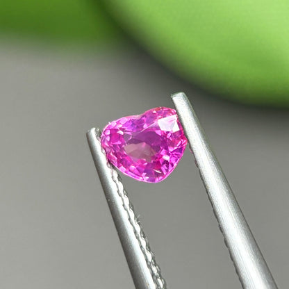 0,45ct Natural Purplish Pink Sapphire Viet Nam. Heart Shape. No Treatment Sapphire Luc Yen.