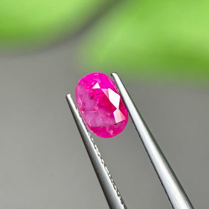 1,40ct Natural Ruby Viet Nam. Cushion Shape. No Treatment Ruby Luc Yen.
