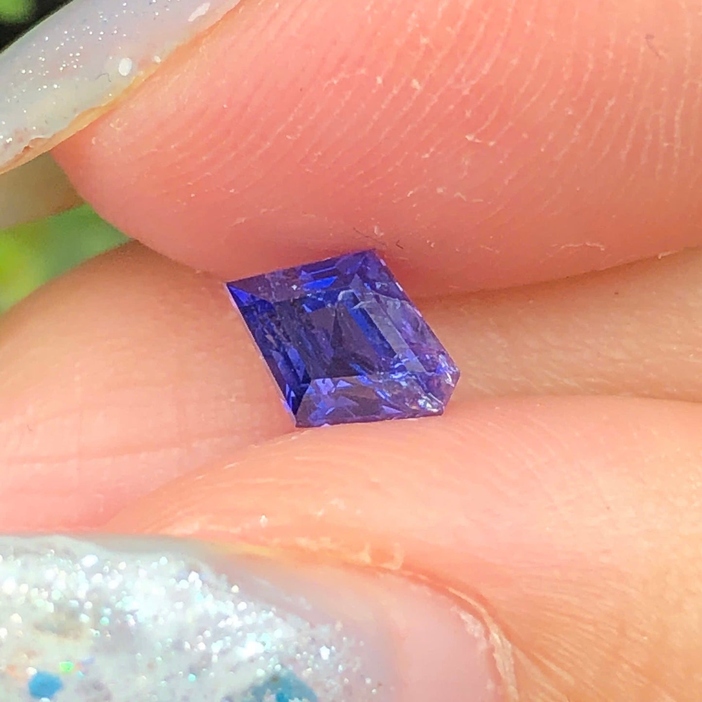0,68ct Natural Purplish Blue Sapphire Vietnam. Freeform. No Treatment Sapphire Luc Yen.