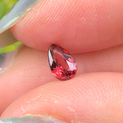 0,45ct Natural Brownish Red Spinel Vietnam. Pear Shape. No Treatment Spinel Luc Yen.