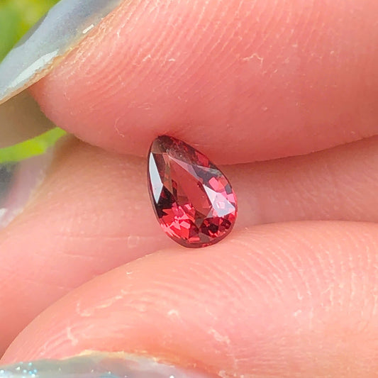 0,45ct Natural Brownish Red Spinel Vietnam. Pear Shape. No Treatment Spinel Luc Yen.