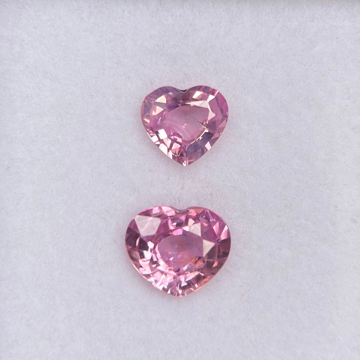 1.06ct/2Pcs Natural Pink Sapphire Vietnam.