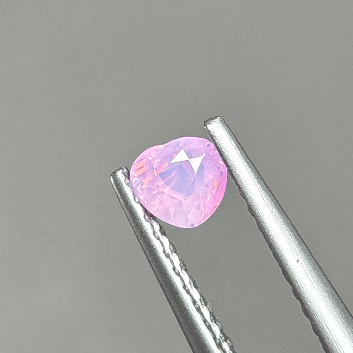 0,41ct Natural Pink Milky Sapphire Viet Nam. Heat Shape. No Treatment Milky Sapphire Luc Yen.