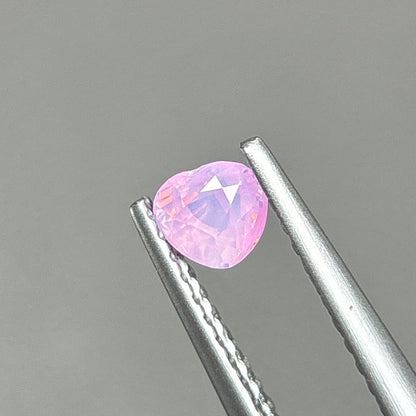 0,41ct Natural Pink Milky Sapphire Viet Nam. Heat Shape. No Treatment Milky Sapphire Luc Yen.