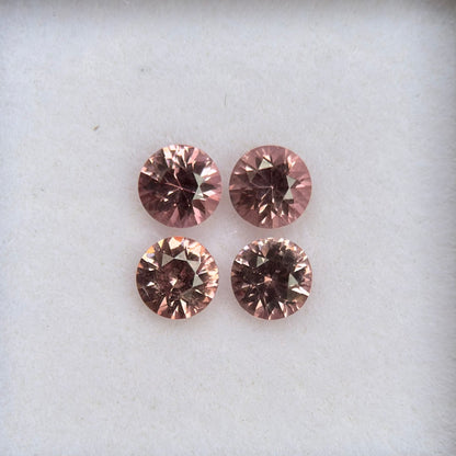 1,07 ct/ 4 Pcs Natural Pinkish Orange Spinel Vietnam. Round Shape.