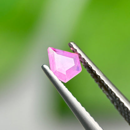 0,36ct Natural Pink Milky Sapphire Vietnam. Freeform. No Treatment Milky Sapphire Luc Yen.
