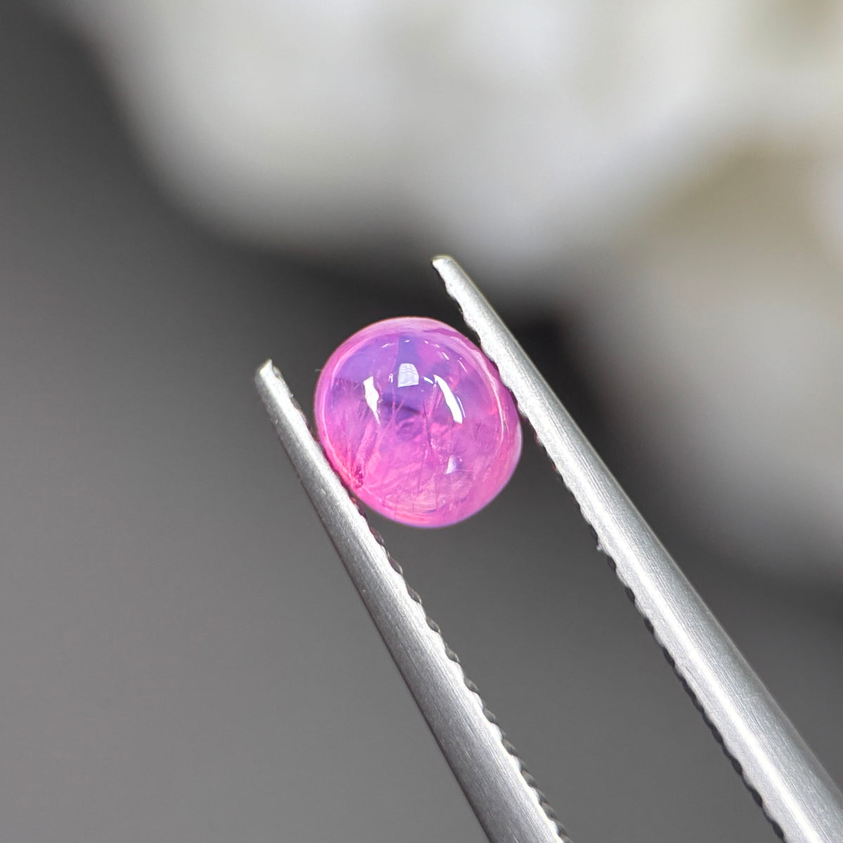 0,9ct Natural Pink Cacbochon Sapphire Viet Nam. No Treatment Sapphire Luc Yen.