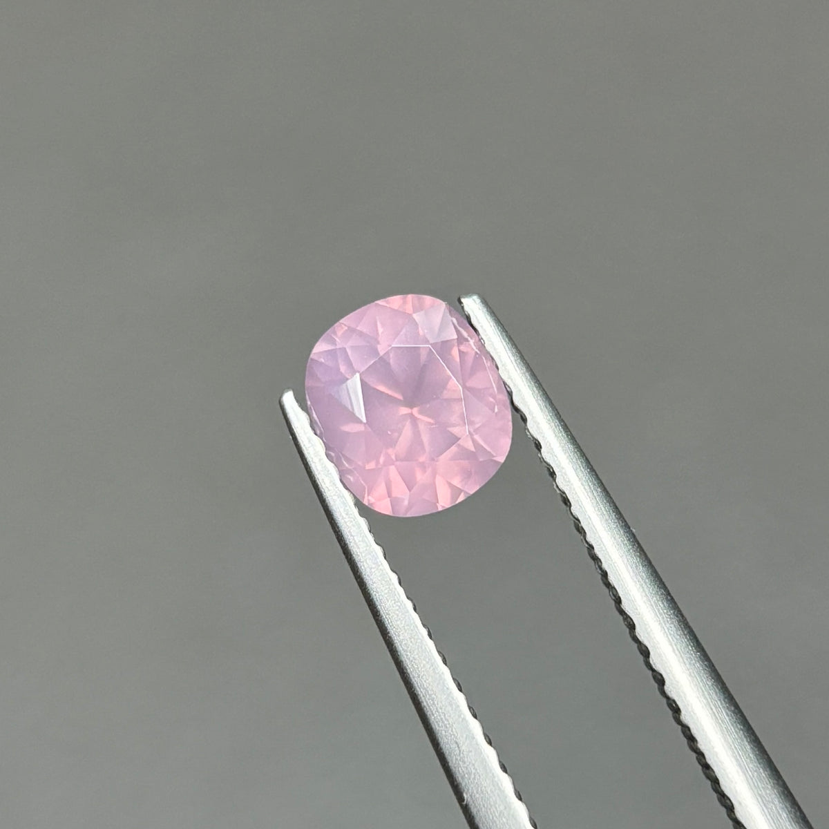 0,89ct Natural Pink Milky Sapphire Viet Nam. Cushion Shape. No Treatment Milky Sapphire Luc Yen.