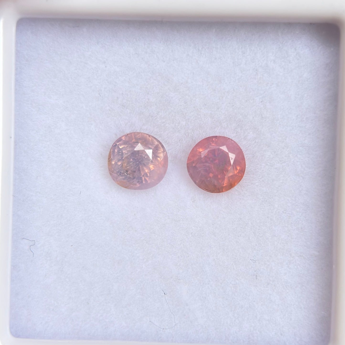 1.08ct/2Pcs Natural Pink Milky Sapphire Vietnam. Round Shape.